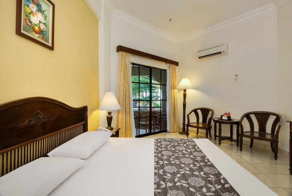 Eastana Cherating Beach Resort Екстериор снимка